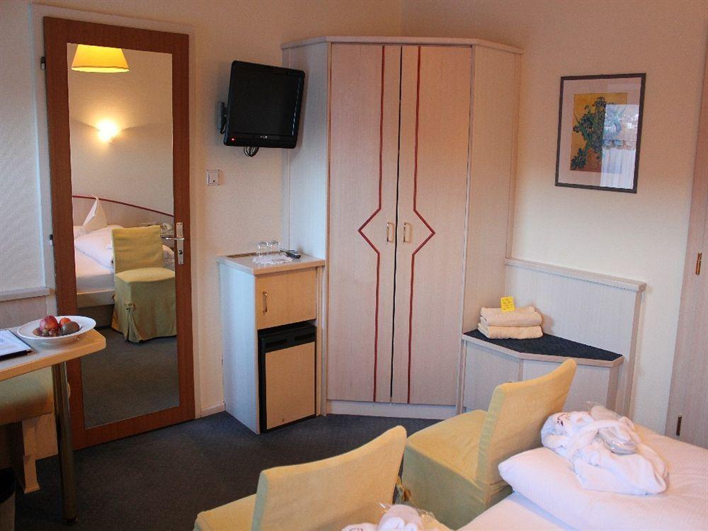 Hotel Loewenhof بريسّانوني المظهر الخارجي الصورة